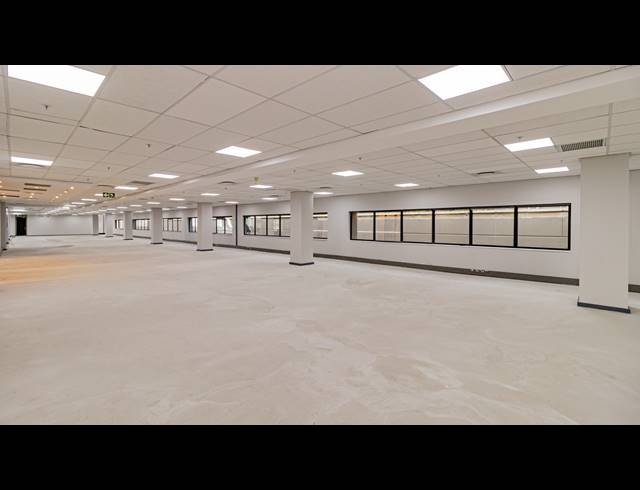 1,638M² OFFICE TO LET IN ROSEBANK